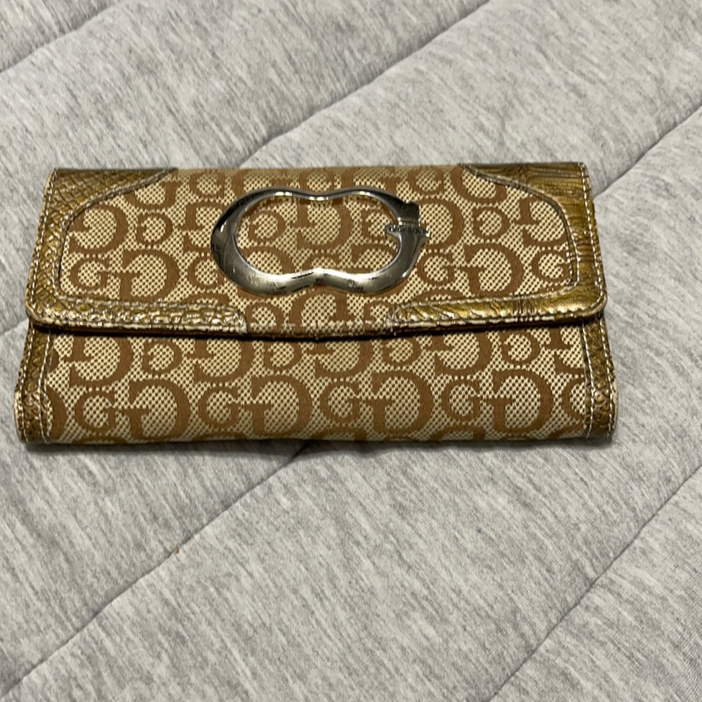 Guess wallet